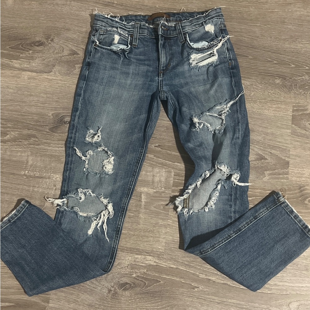 Joe’s Distressed Jeans W25